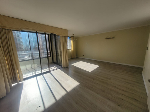 Depto. En Arriendo 4d + 3b + 2e + 1b - Flor De Azucena / Los
