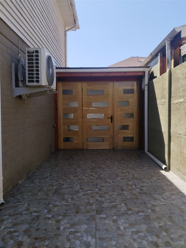Casa En Venta De 3 Dorm. En Puente Alto