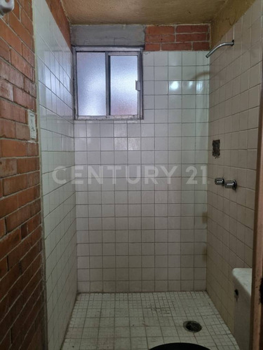 Departamento Con 3 Recamaras En Jardines De Los Báez Ecatepec