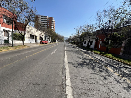 Casa En Arriendo De 10 Dorm. En Ñuñoa