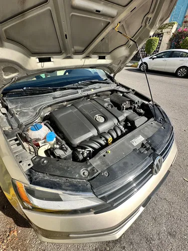 Volkswagen Jetta 2.5 Sportline Qc Nav Bac At