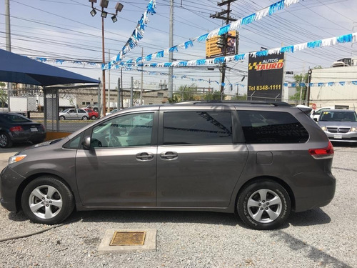 Imagen 6 de 11 de Toyota Sienna Le 2013