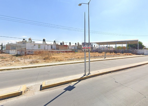 Gran Oportunidad De Terreno En Venta 1400m2 Se Vende Todo O En Partes, Doble Esquina, Colinda Con Una Escuela En La Avenida Más Grande De Celaya