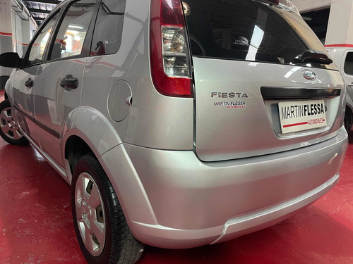 Imagen 14 de 16 de Ford Fiesta 2009 1.6 Ambiente Mp3