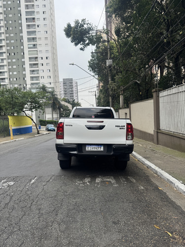 Toyota Hilux 2.7 Srv Cab. Dupla 4x2 Flex Aut. 4p