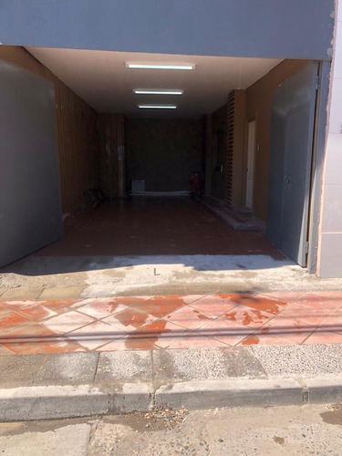 Local Comercial Ubicado En Calle 4 Oriente Con 3 Sur.