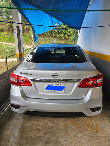 Nissan Sentra 1.8 Advance Mt