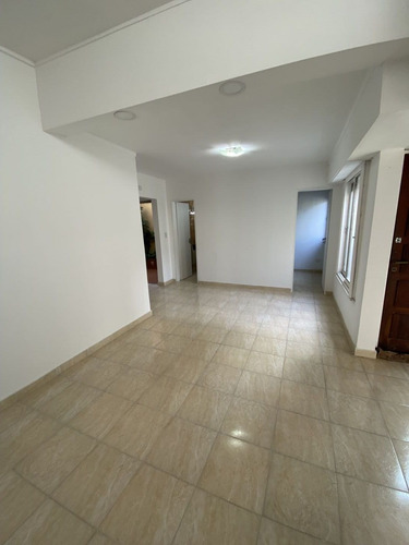 Imagen 2 de 15 de Venta Casa 2 Dorm Refaccionada 115 E/ 67 Y 68 La Plata