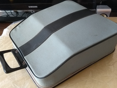 Imagem 10 de 10 de Máquina De Escrever Olivetti Lettera 32 Funcionando Usado
