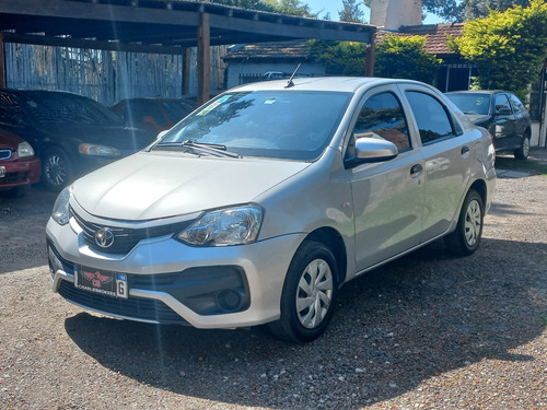 Toyota Etios 1.5 Sedan X