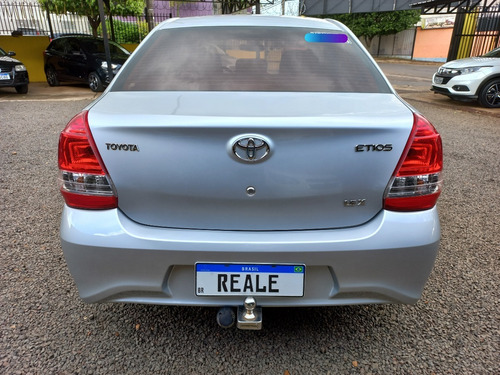 Imagem 5 de 9 de Toyota Etios Sedan 1.5 X 2018
