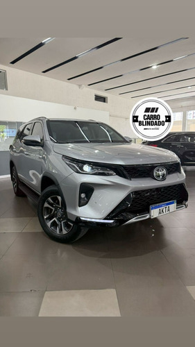 Toyota Hilux SW4 2.8 D-4D TURBO DIESEL SRX PLATINUM 7L 4X4 AUTOMÁTICO