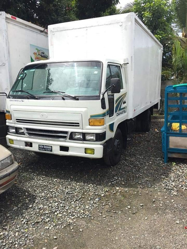 Imagen 3 de 5 de Alquiler De Camiones Seco Y Refrigerado/ Transporte Empresa
