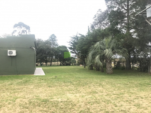 Chacra A 15 Minutos De Punta Del Este. 3 Dormitorios, Casita De Huespedes, Capacidad 10 Personas- Ref: 176
