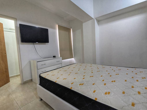Apartamento En Alquiler Valencia Urb Agua Blanca (mer)