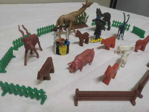 Set Animalitos De Granja + Accesorios 26 Piezas (Usado)