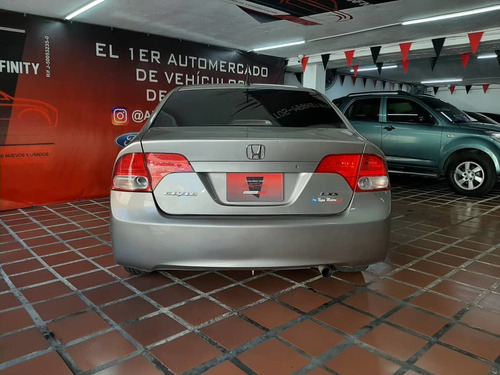 Imagen 5 de 11 de Honda Civic 2.0