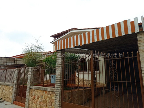 Casa En Venta Prebo I Inm Ubicada En Calle Cerrada, Cuenta Con Amplios Espacios, De Un Solo Nivel, Cuenta Con Anexo Completamente Acondicionado, Cercano Sitios De Interes Excelente. Valencia 24-27654