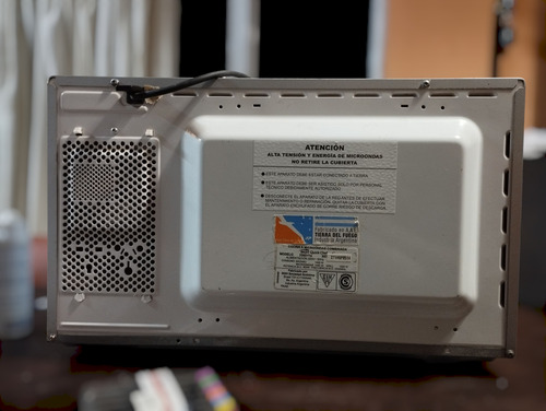 Microondas Bgh 30l 230d11a P/ Reparar/repuesto No Se Envia! (Usado)