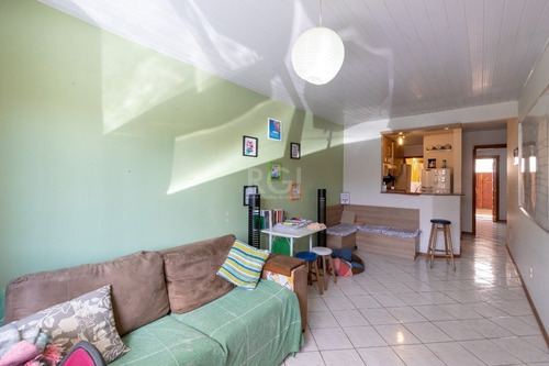 Casa Em Hípica Com 2 Dormitórios - Lu432463