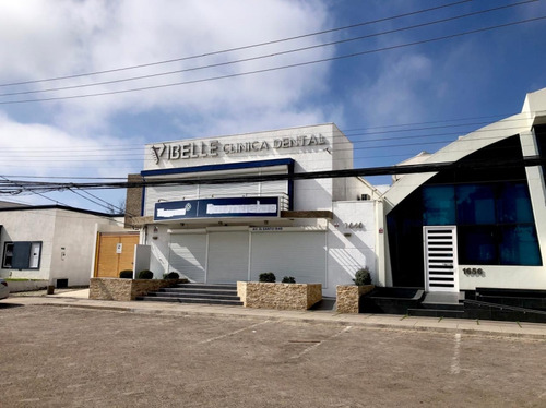Local U Oficina Comercial, Planta Libre , 2 Baños