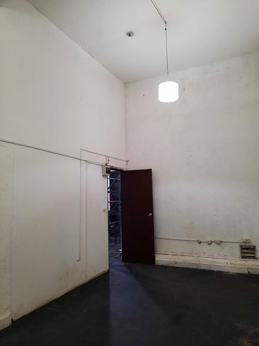 Variados Destinos! 2 Baños, Deposito + Oficina + Cocina!