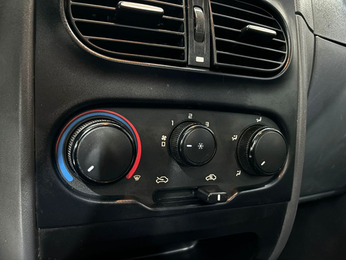 Fiat Siena 1.0 El Flex 4p