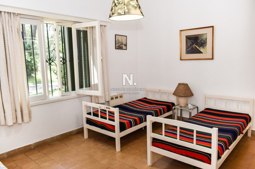 Casa En Punta Del Este , Cantegril- Ref: 3891