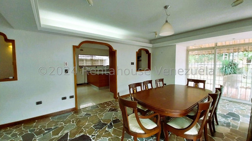 Colinas De Los Ruices !! Espectacular Quinta Tipo Club, 560 M2 Terreno, 514 M2 Const., 5 Hab, 6 Baños, 5 Pe, Piscina, Bar, Sala De Pool, Caminerías, Bellas Áreas Verdes Y Sociales. Verdadera Joya !!