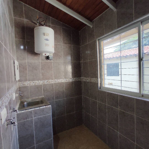 Imagen 14 de 14 de Aparto Quinta En Venta En Manantial, Res. Villa Cristal. Cód.: 453119. 0414-4841043