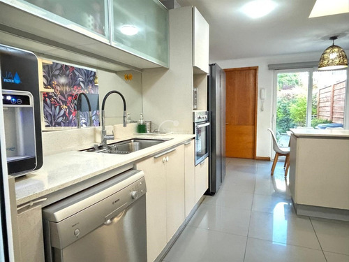 Amplia Y Luminosa Casa Aislada En Condominio 5 Dorms, Concón
