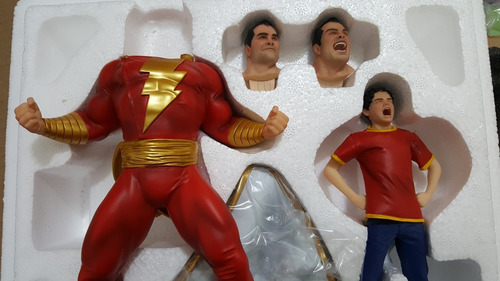 Pack Shazam Iron Studios Exclusivo C/ Pôster