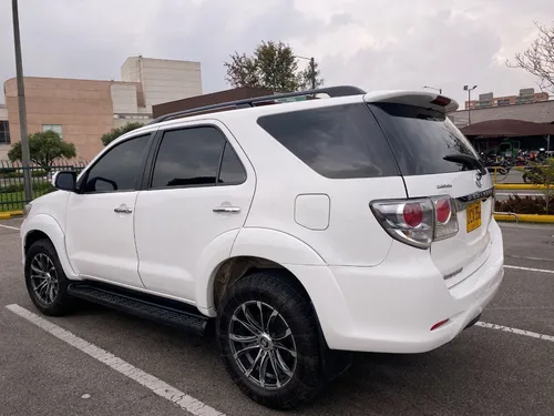 Toyota Fortuner 2.7 Sr5 4X2