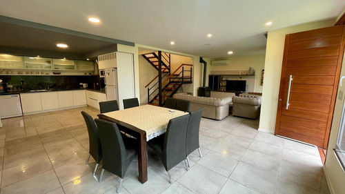 Casa En Venta 2 Dormitorios En Carlos Paz Golf