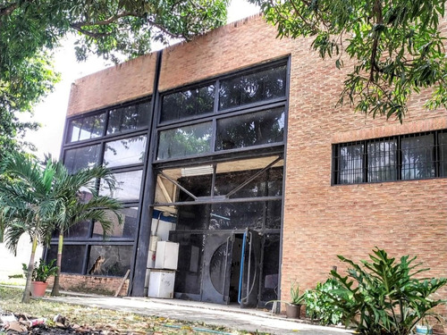 Venta Planta Industrial Sector Industrial El Marques. Guatire. Oportunidad De Inversión. Naves Doble Altura. Galpón. Luz Trifásica. Cerca Nuevo Central Madeirense. Galpones.