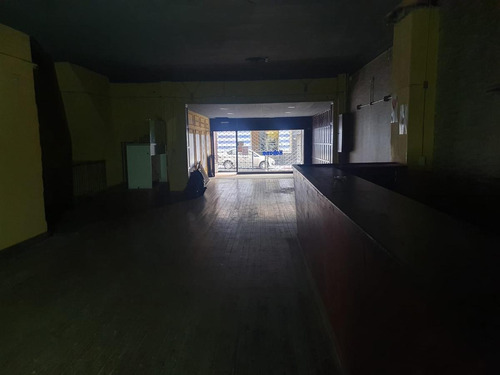Imagen 2 de 9 de Juan Carlos Gomez Esq Peatonal Sarandi