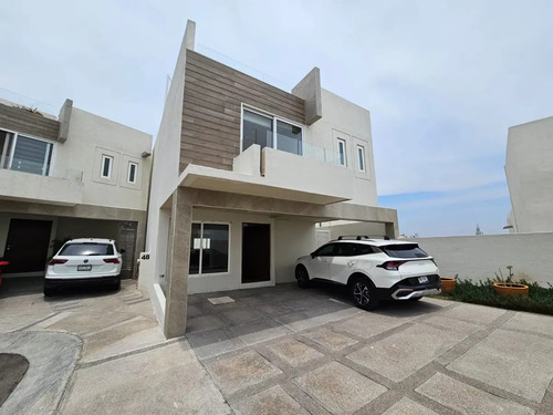 Casa En Renta En Zibata