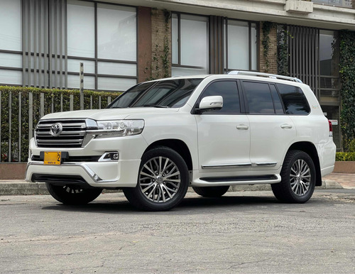 Toyota Land Cruiser 4.5 Gxr Lc200 Diésel