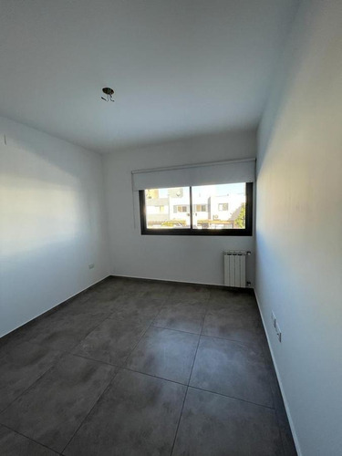 Imagen 17 de 22 de Duplex - 3 Dorm ( 1 En Suite ) - Escritorio - Calefacción Central