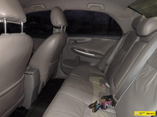 Toyota Corolla .