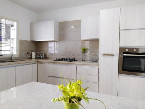 Townhouse En Venta Urb Karol Home Ii, Av Aragua 23-31055 Hc