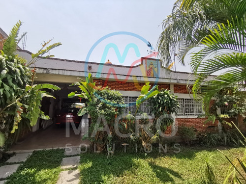 Casa Con Amplio Jardin En Venta En Colonia Tehuixtlera Cerca De Oaxtepec Y Plaza Atrios De Cuautla