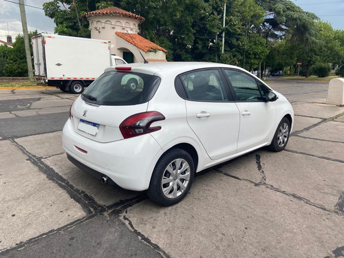 Peugeot 208 1.6 Active