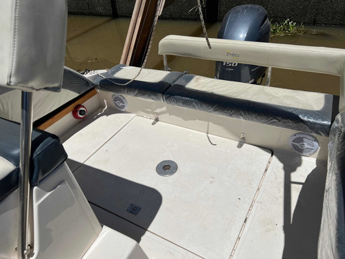 Imagen 5 de 25 de Lancha Cuddy Prinz Cabin 750 2021 Yamaha 150 Hp 4 Tiempos