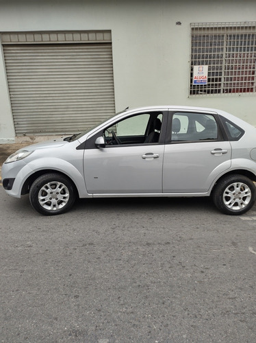 Ford Fiesta Sedan 1.6 Rocam Se Flex 4p 2014