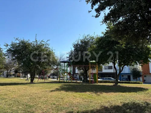 Casa En Venta En Fracc. Los Castaños Apodaca