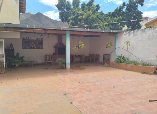 Casa En Venta Trigal Norte Calle Cerrada