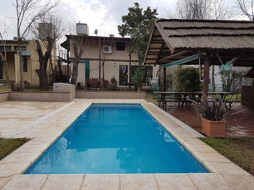 Imagen 6 de 24 de Casa De 5 Dormitorios - Con Pileta - Quincho - Cava Para Vinos - Funes