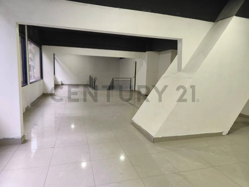 Arriendo Gran Local En Centro Cívico Santiago Centro