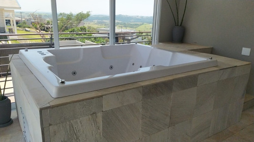 Spa Corcovado 4 Pessoas C/ Aquecedor + Cromo + Base